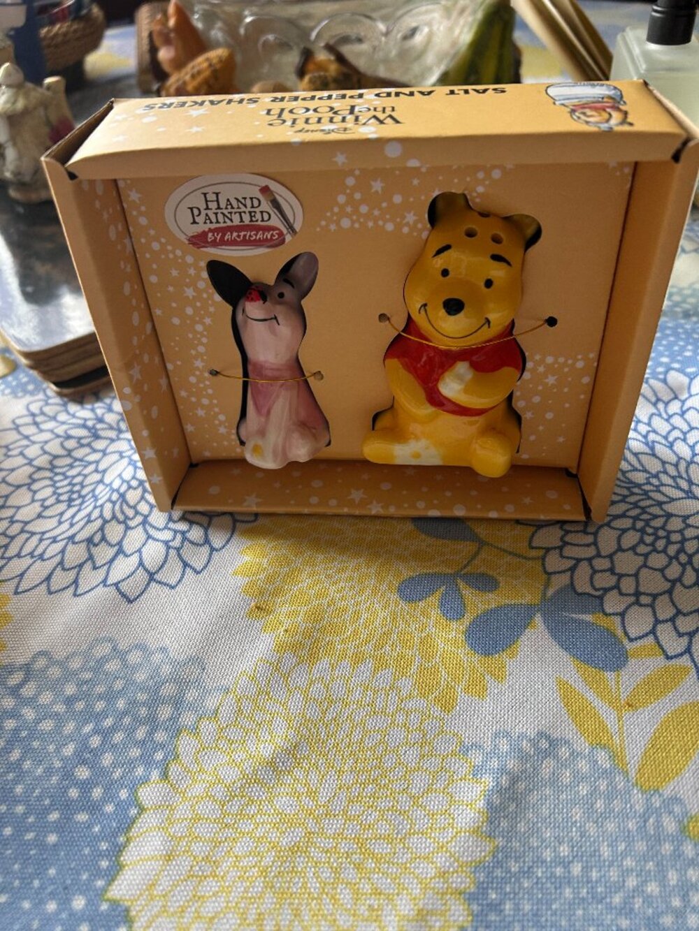 SALT & PEPPER  WINNIE THE POOH